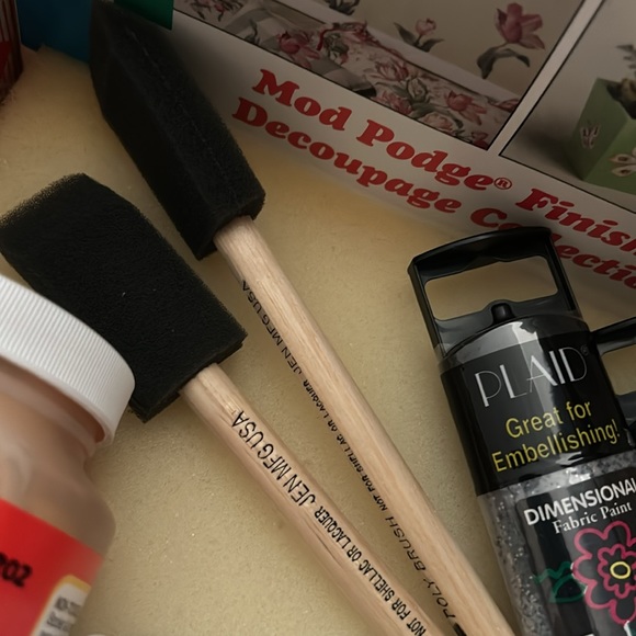 Plaid Mod Podge kit that contains most of the items you would need for projects. - Picture 7 of 13